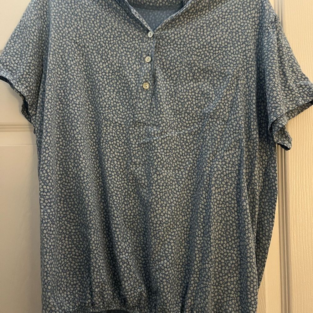 Italian shirt with cute flower design